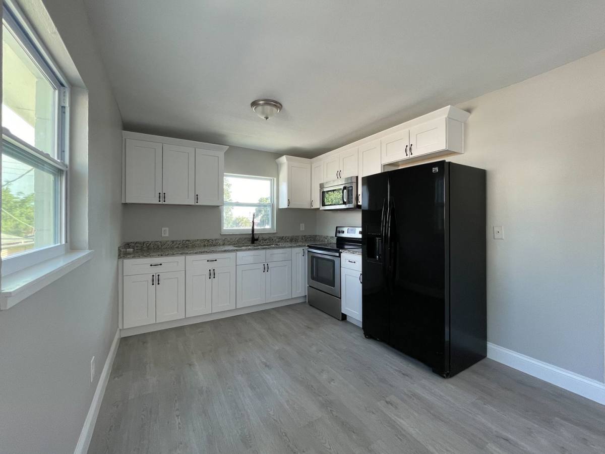 Apartment for rent at 2704 E Columbus Dr, Tampa, FL 33605