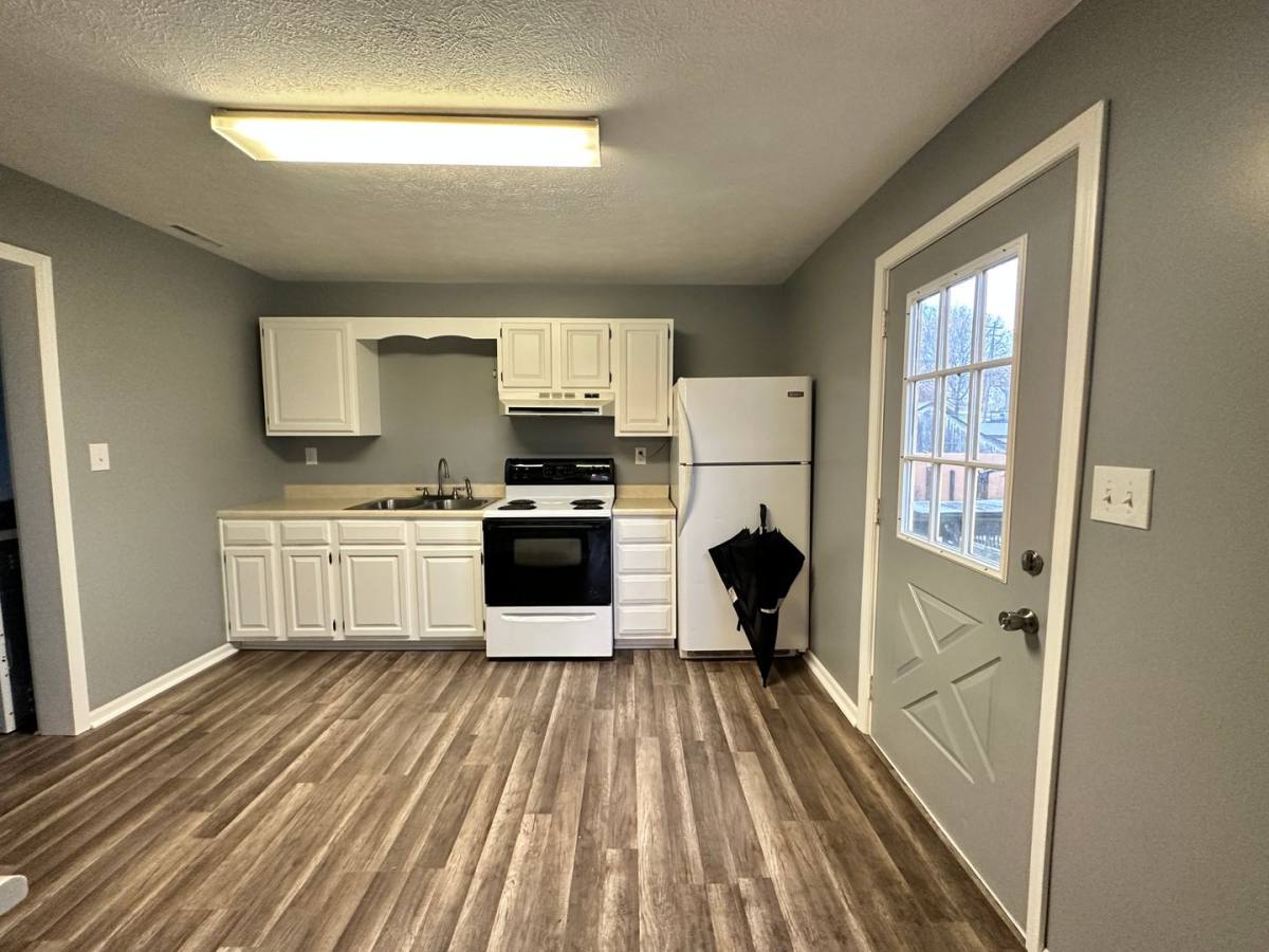 Apartment for rent at 321 1 2 S, Cambridge, OH 43725