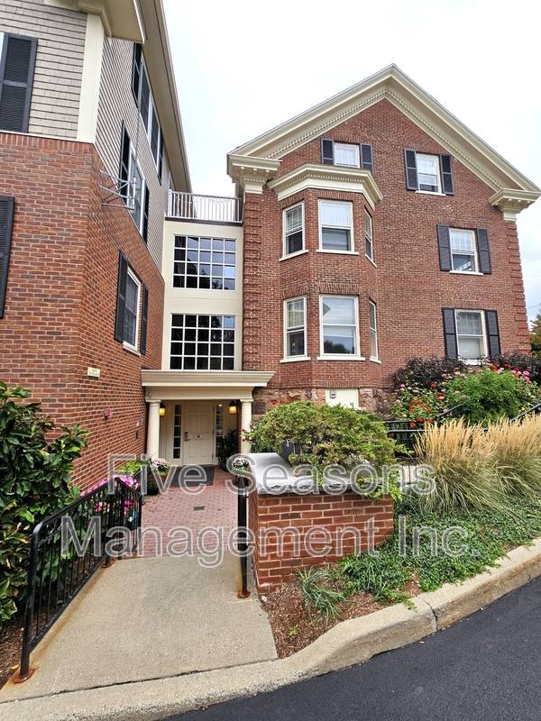 Apartment for rent at 81 S Williams St #404, Burlington, VT 05401