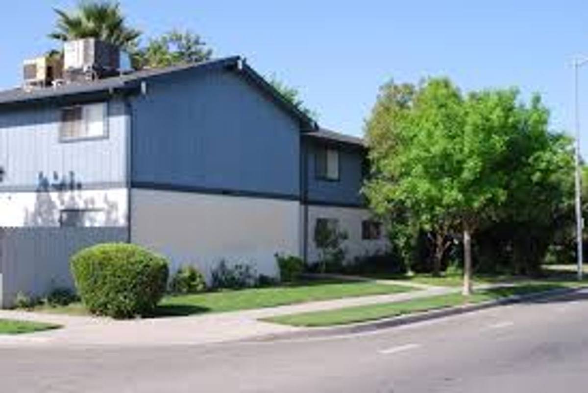 Apartment for rent at 1937 W Shields, Fresno, CA 93705