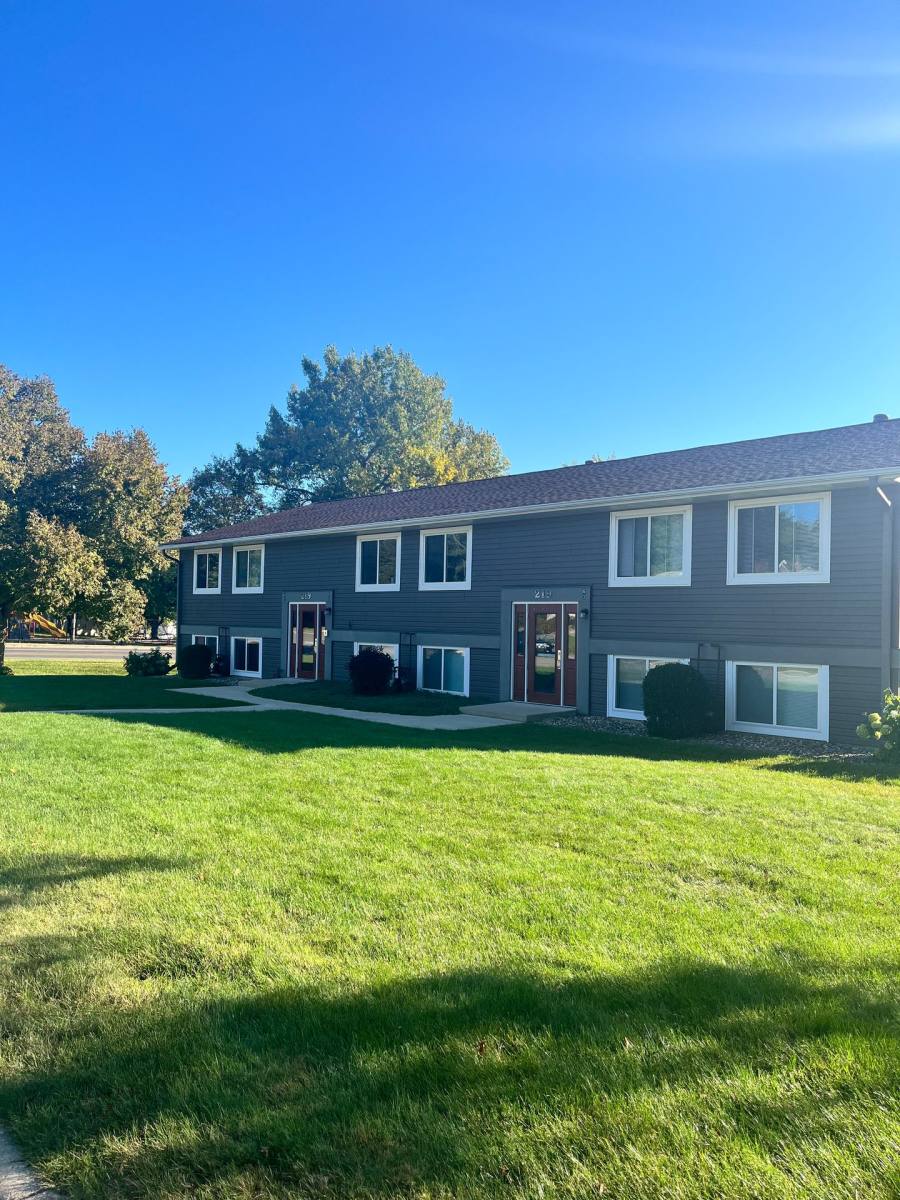 Apartment for rent at 227 S Chambers Ave, Owatonna, MN 55060