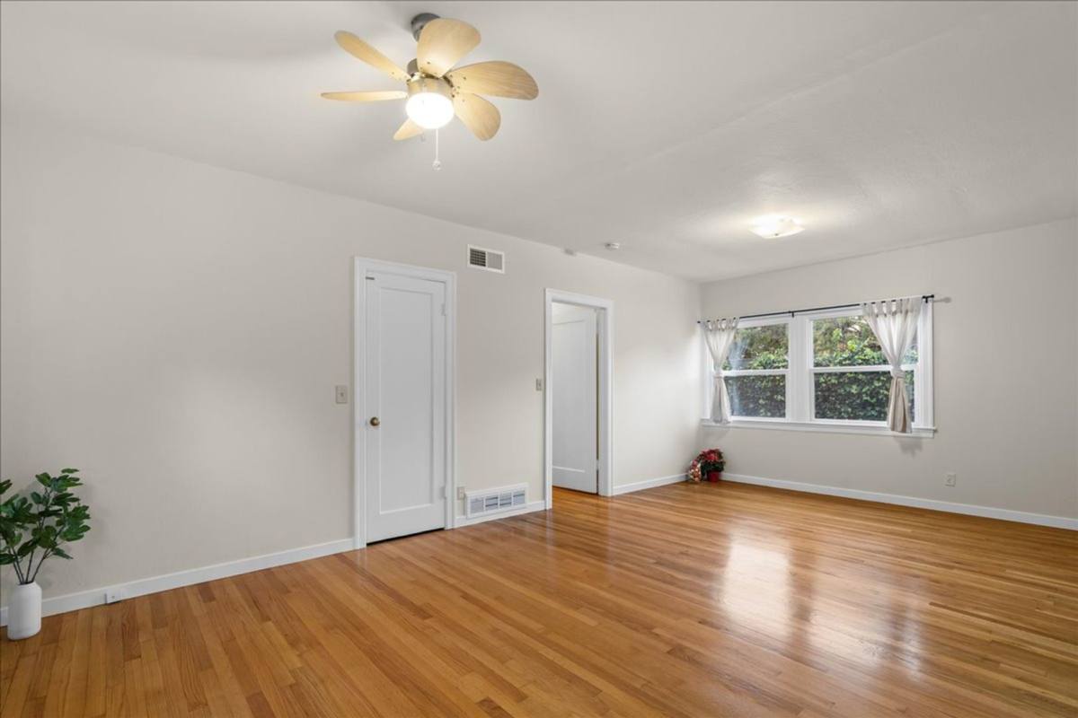 Apartment for rent at 392 N Rengstorff Ave, Mountain View, CA 94043