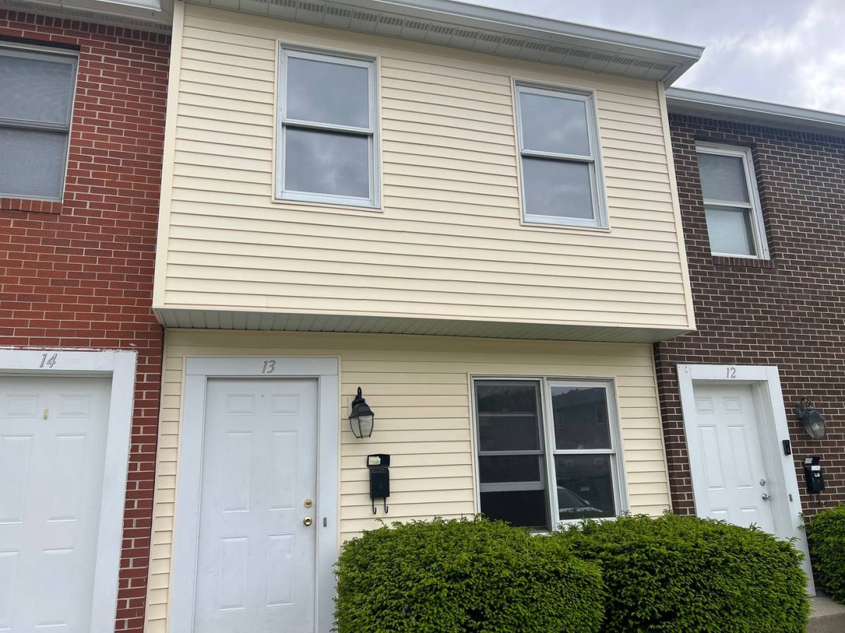 Apartment for rent at 3409-3413 Gaines Mill Rd, Springfield, IL 62704