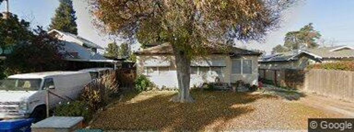 House for rent at 426 Highland Dr, Bakersfield, CA 93308