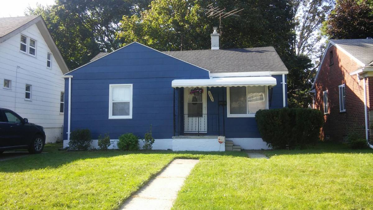 14912 Toepfer Rd, Eastpointe, MI 48021