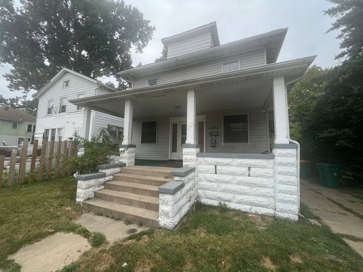 Apartment for rent at 1205 E Converse, Springfield, IL 62702