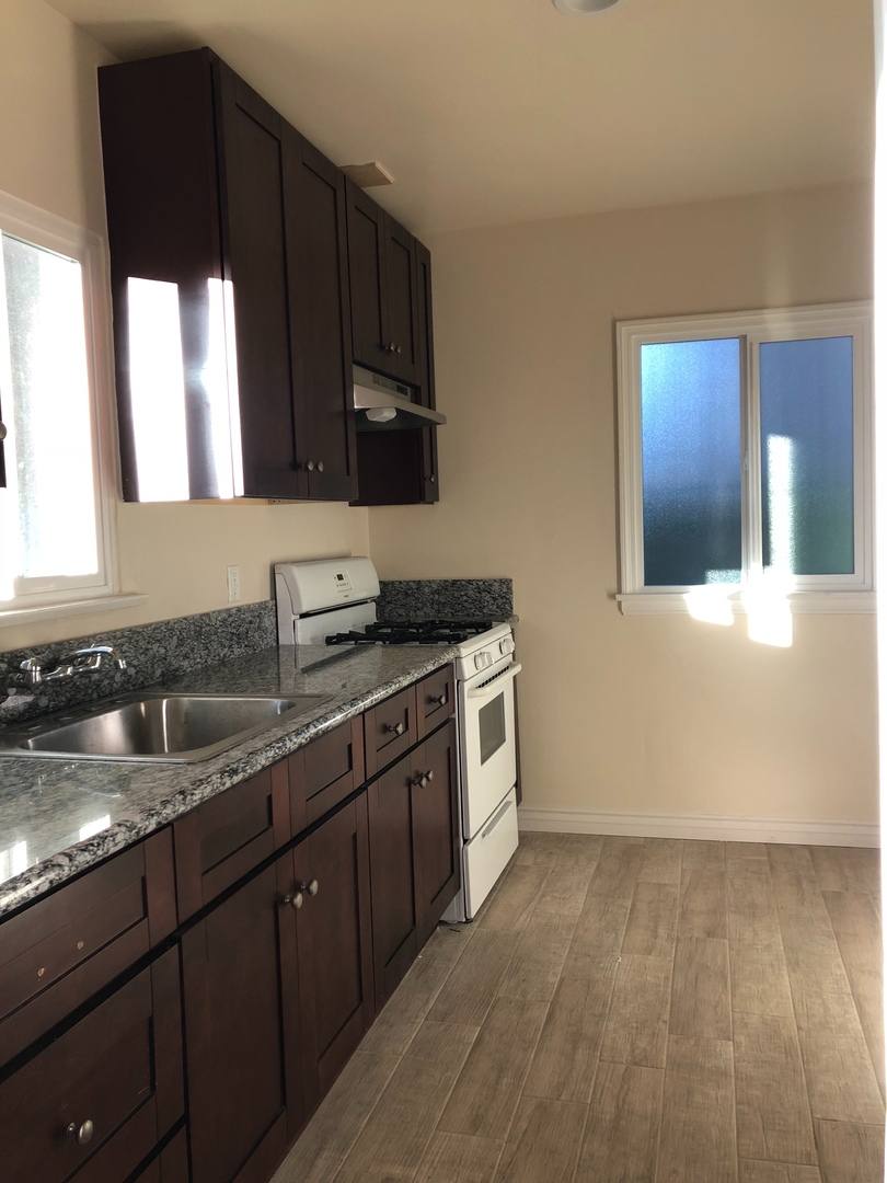 Apartment for rent at 304 E Valencia Blvd, Burbank, CA 91502