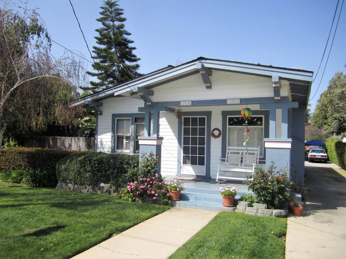 Apartment for rent at 356 N Cleveland St, Orange, CA 92866