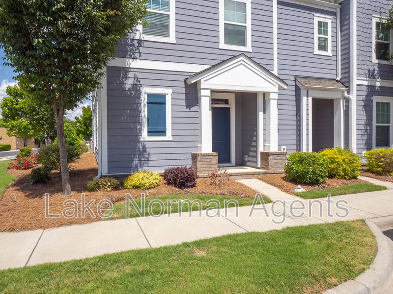 Townhouse for rent at 1034 Lyndon Station Dr, Pineville, NC 28134