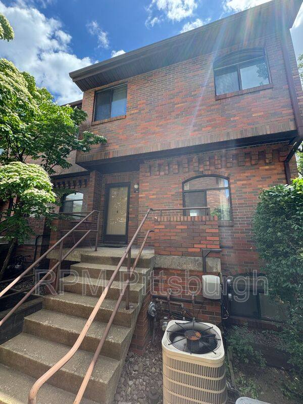 House for rent at 3242 Niagara Square, Pittsburgh, PA 15213
