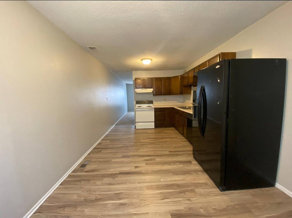Apartment for rent at 1043 Arrowhead Ridge, Independence, MO 64056