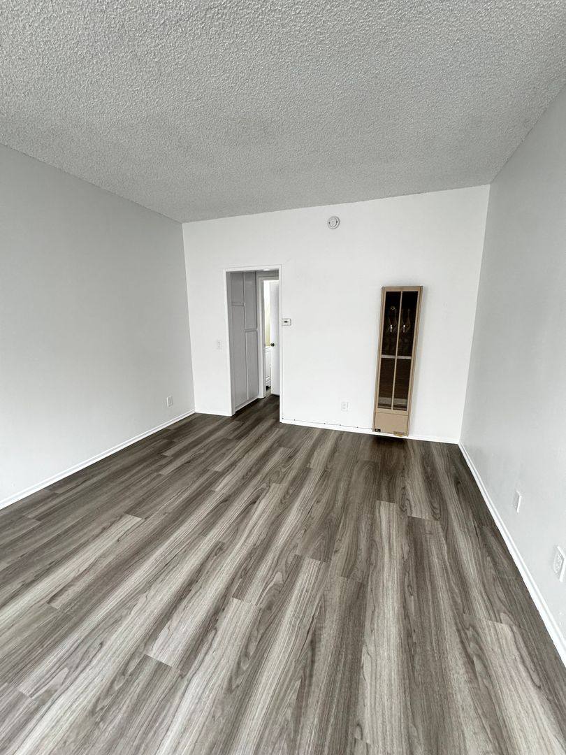 Apartment for rent at 2227 W Ave, Los Angeles, CA 90065