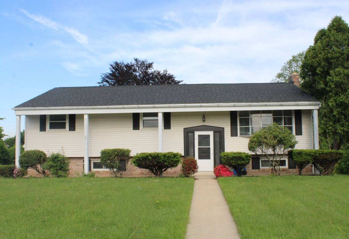 House for rent at 2612 Skylark Dr, York, PA 17403