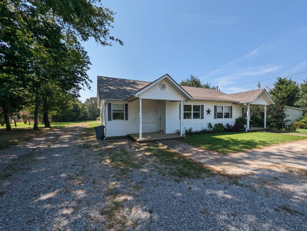 Apartment for rent at 642 Scoggins Rd, Bradford, AR 72020