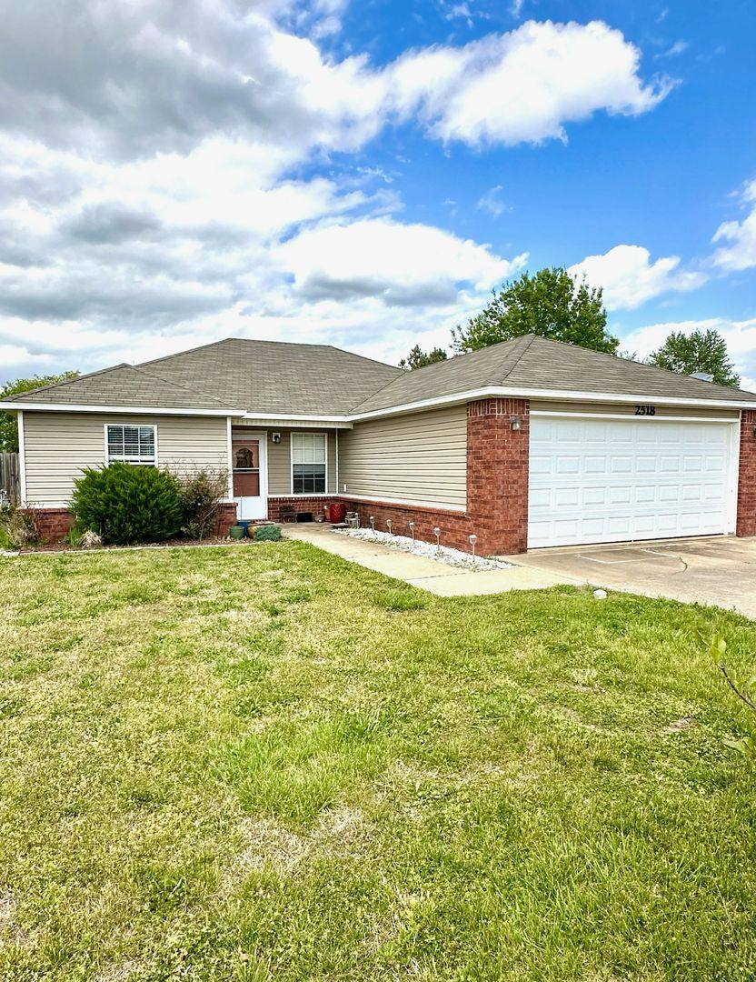 House for rent at 2518 N Harvey Wakefield Ave, Pea Ridge, AR 72751