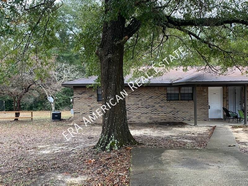 Apartment for rent at 129 Twin Trees Dr, Defuniak Springs, FL 32433