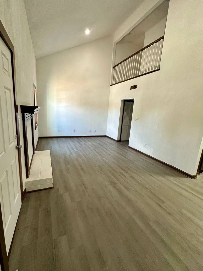 Townhouse for rent at 802 N Jackson Ave, Russellville, AL 35653