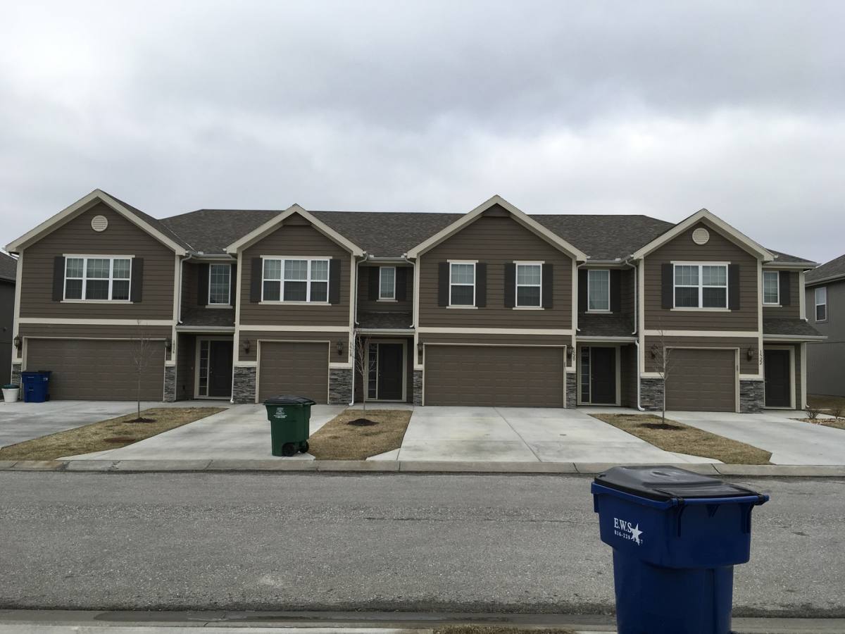 Townhouse for rent at 1522 NE Erin Court, Grain Valley, MO 64029