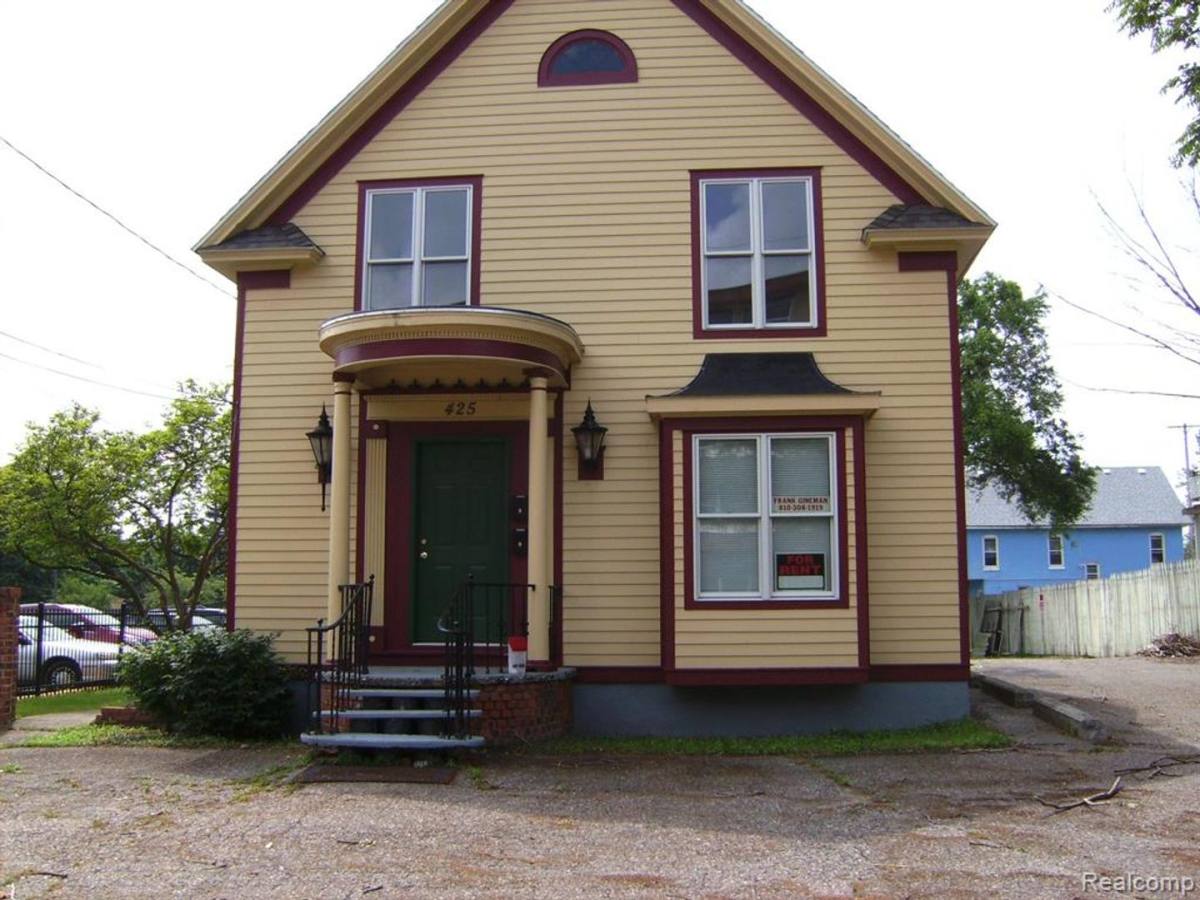Apartment for rent at 425 W 5th Ave, Flint, MI 48503