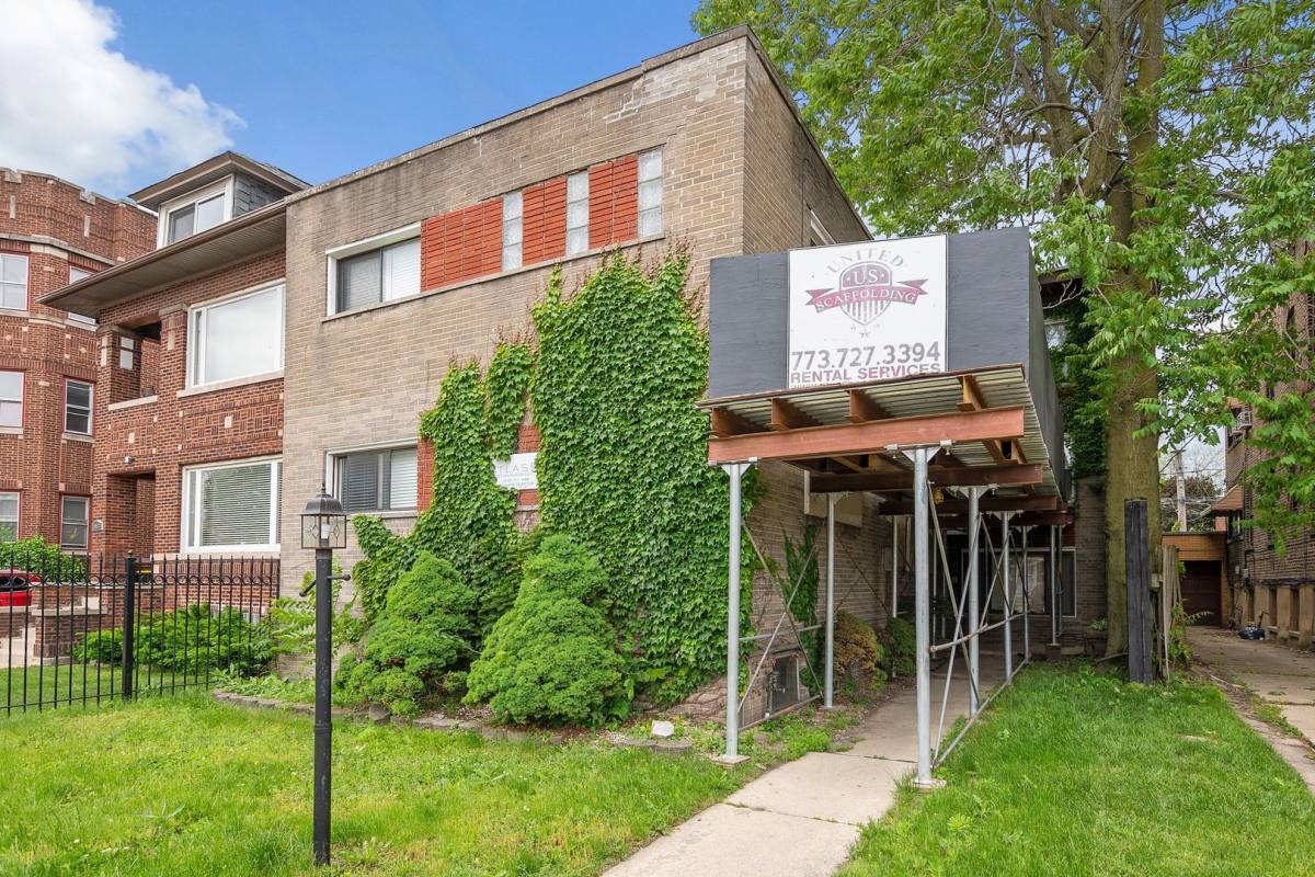 Apartment for rent at 8030 S Yates Blvd, Chicago, IL 60617