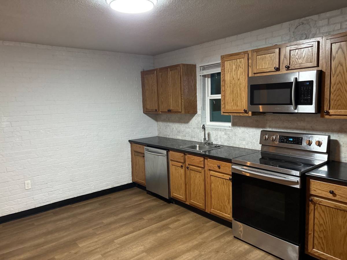 Apartment for rent at 1104 E Race Ave, Searcy, AR 72143