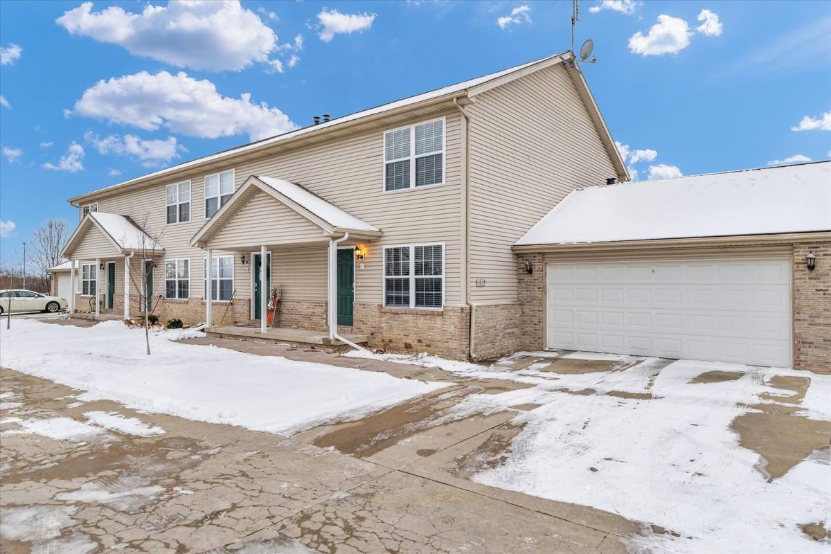 Townhouse for rent at 1017-1025 Maple Hill Rd, Bloomington, IL 61705