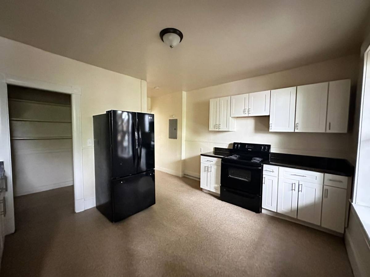 Apartment for rent at 101-105 Elm St, Holyoke, MA 01040