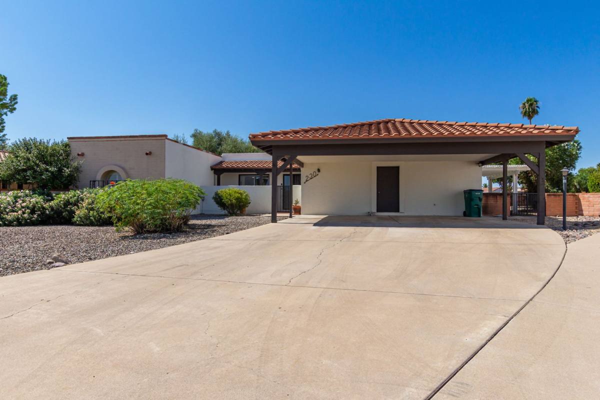 Townhouse for rent at 230 E Paseo De Golf, Green Valley, AZ 85614