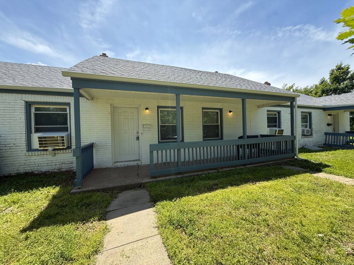 Apartment for rent at 857 N Glendale Ave #2, Wichita, KS 67208