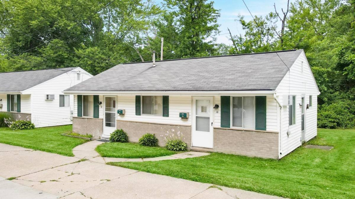Apartment for rent at 328 Marion Ave, Painesville, OH 44077