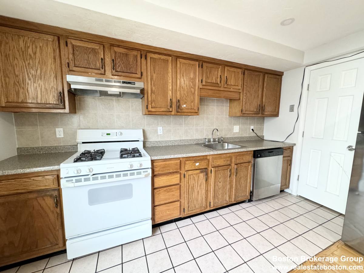 Townhouse for rent at 185 Sydney St #2, Dorchester, MA 02125