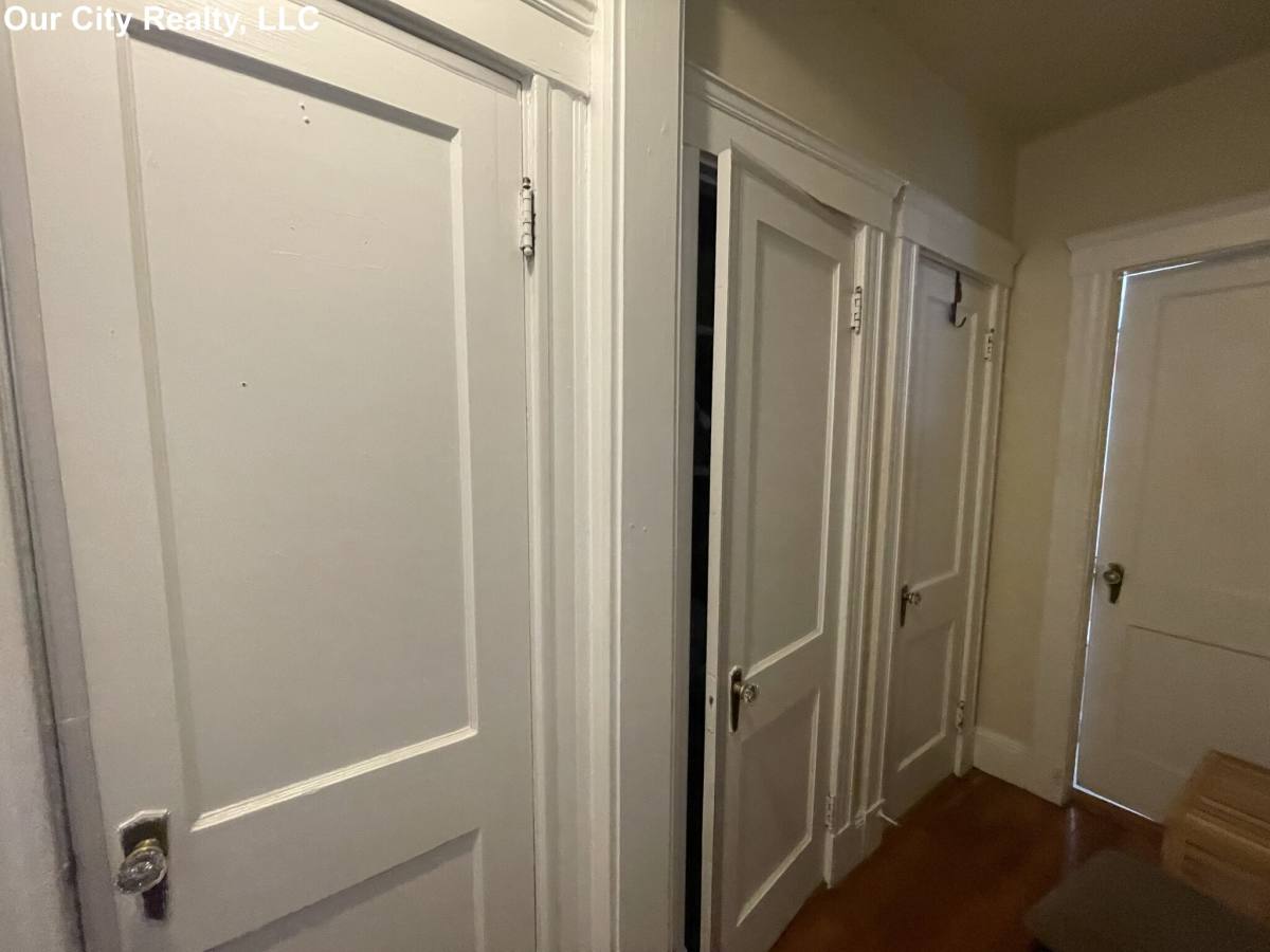 Apartment for rent at 15 Linnaean St #10, Cambridge, MA 02140