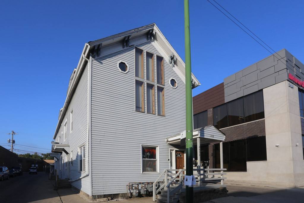 Apartment for rent at 2456 Clybourn #FA9, Chicago, IL 60614