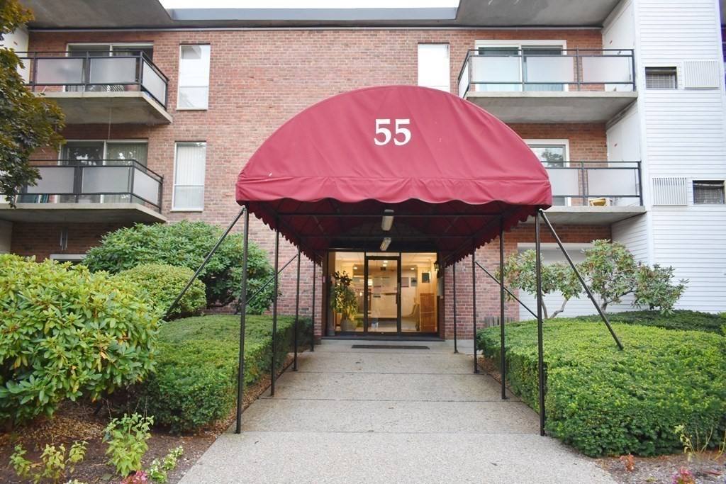 Apartment for rent at 55 Broadlawn Park #17, Chestnut Hill, MA 02467