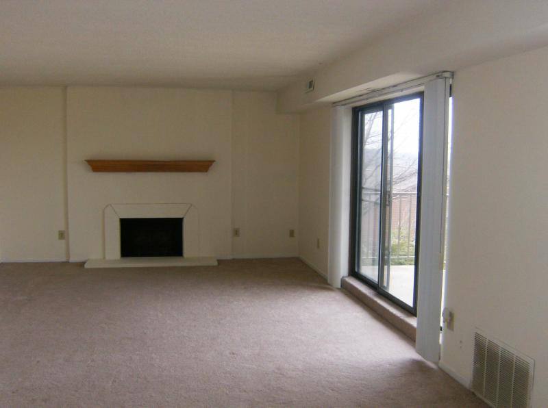 Apartment for rent at 3811 Glen Eagles Blvd #108-2BED -925 Square, Uniontown, OH 44685