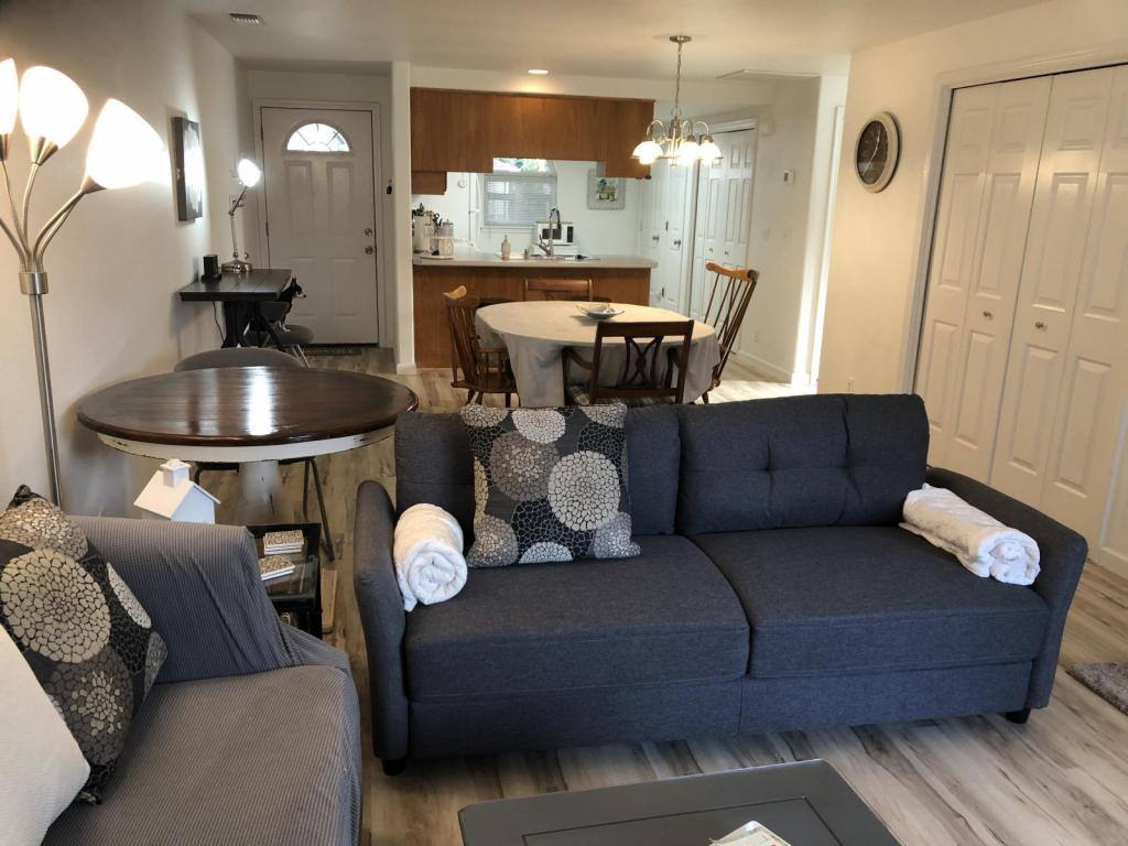 Townhouse for rent at 525 Primrose Dr, Central Point, OR 97502