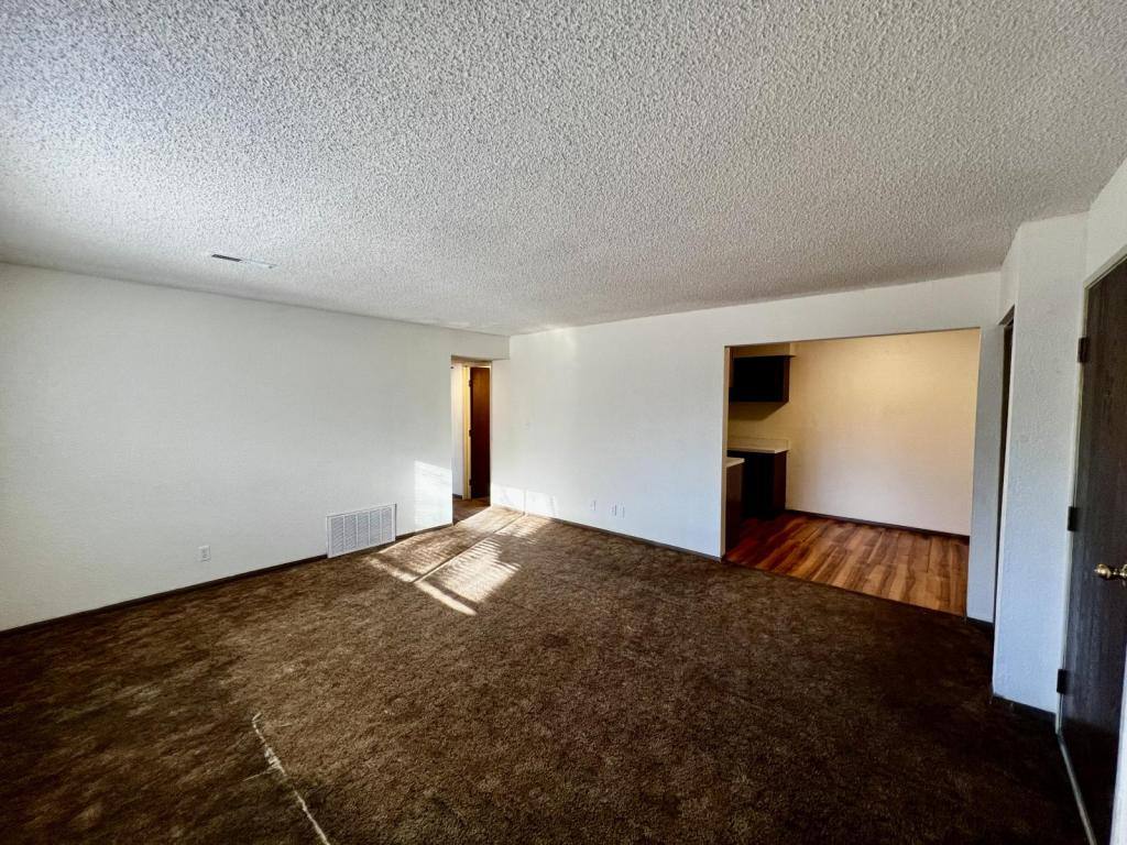 Apartment for rent at 1451 Pineville Rd, B6-8, Neosho, MO 64850