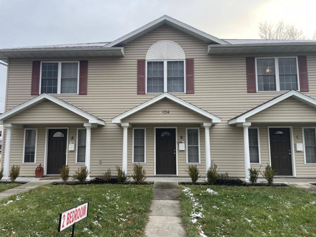Townhouse for rent at 104 W 7th St, Fulton, MO 65251