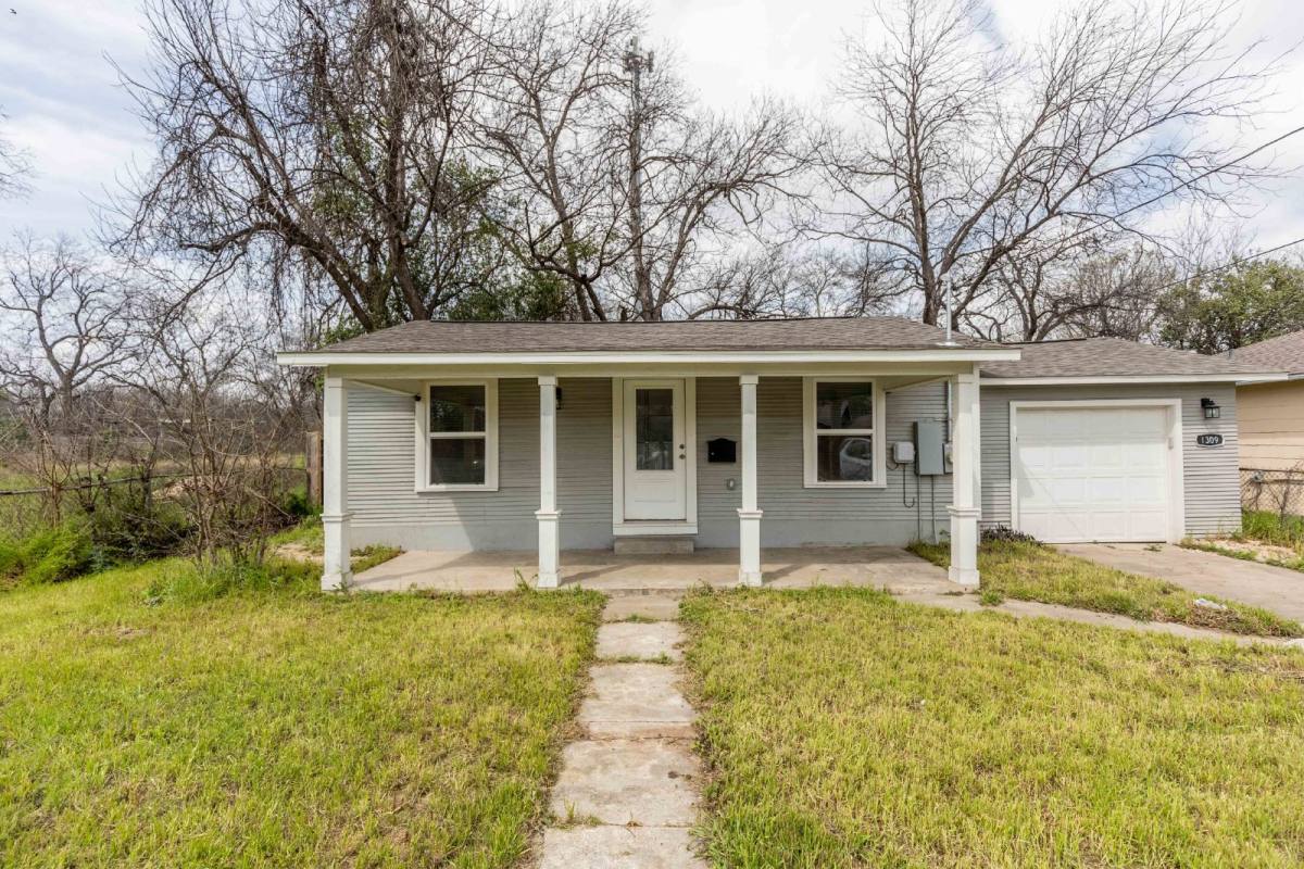 House for rent at 1309 Quintana Rd, San Antonio, TX 78211
