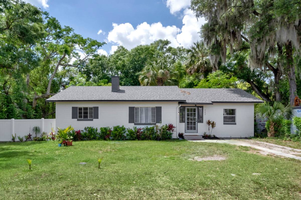 House for rent at 322 N Frankfort Ave, Deland, FL 32724