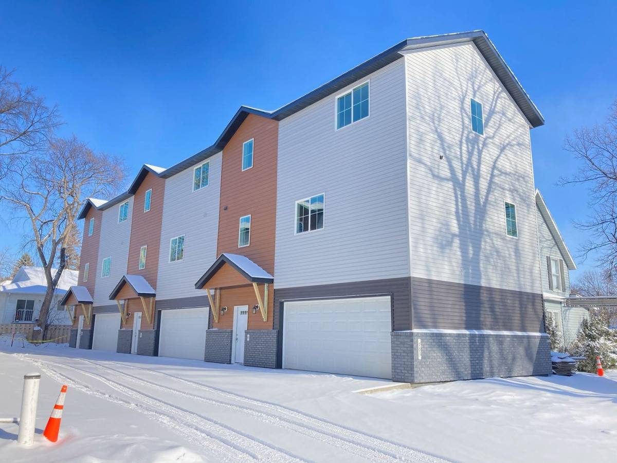 Townhouse for rent at 703 10th Ave N, Fargo, ND 58102