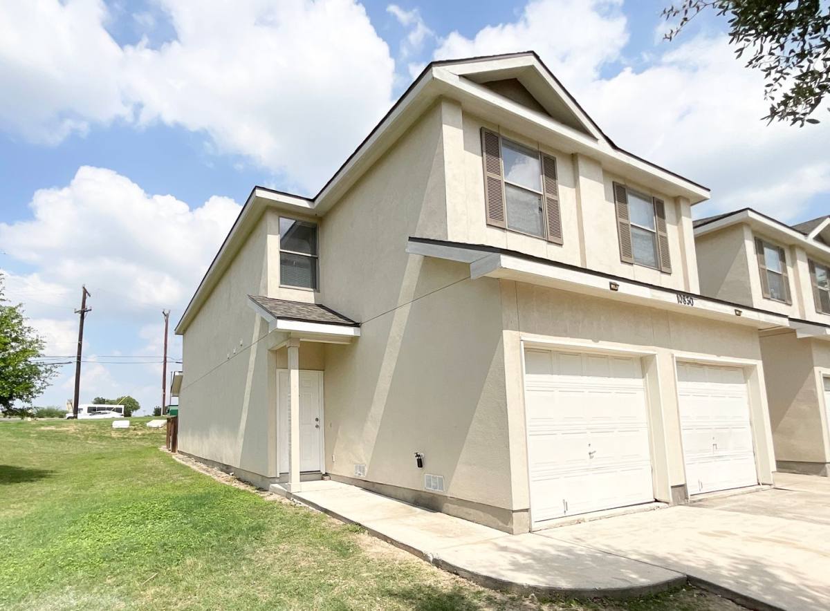 Townhouse for rent at 10830 Mathom Landing #1, Universal City, TX 78148