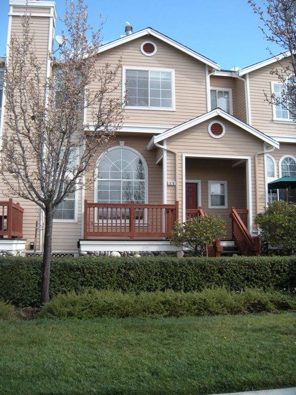 Townhouse for rent at 378 E St, Benicia, CA 94510