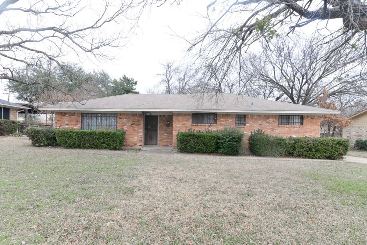 House for rent at 614 N Young Blvd, Desoto, TX 75115