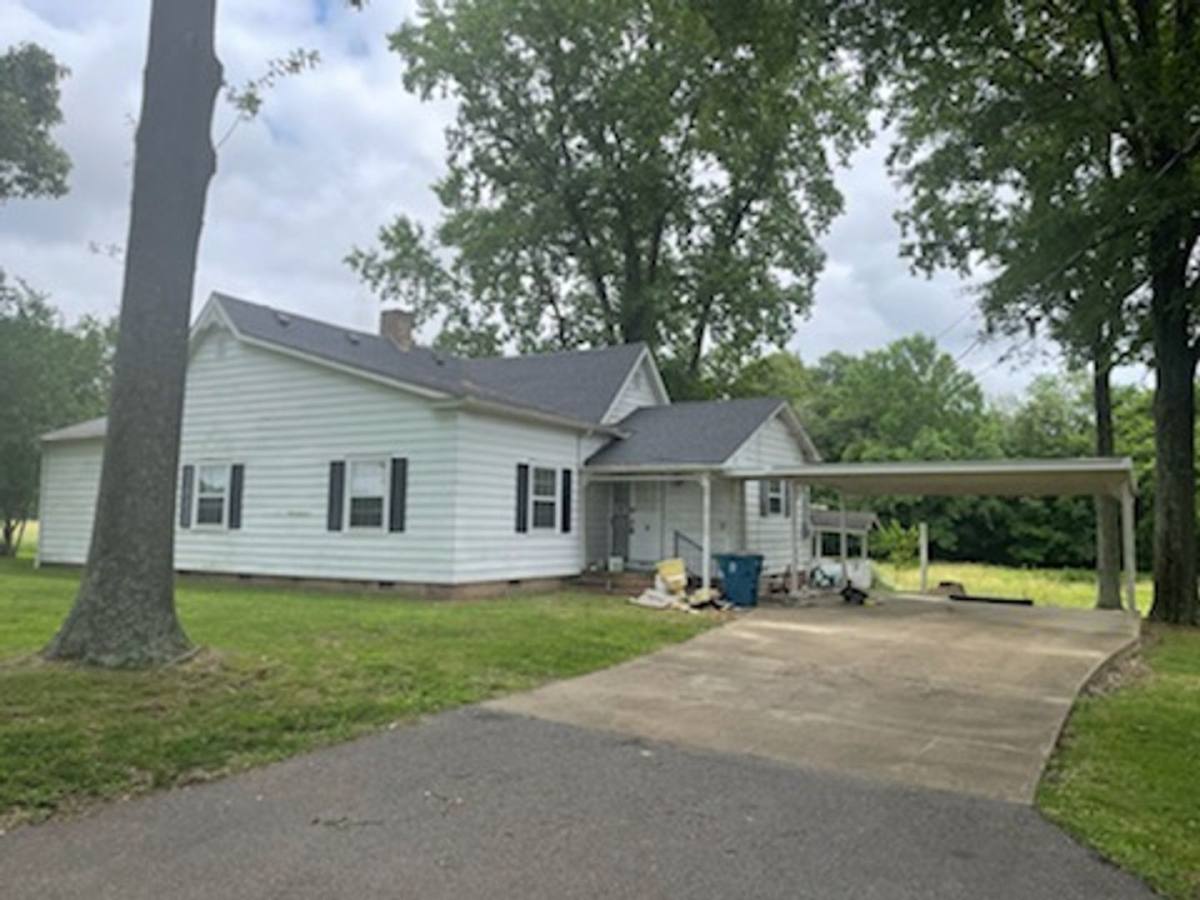House for rent at 381 Pair Rd, Martin, TN 38237
