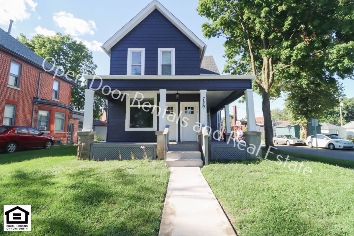 Apartment for rent at 729 Columbia Ave, Fort Wayne, IN 46805