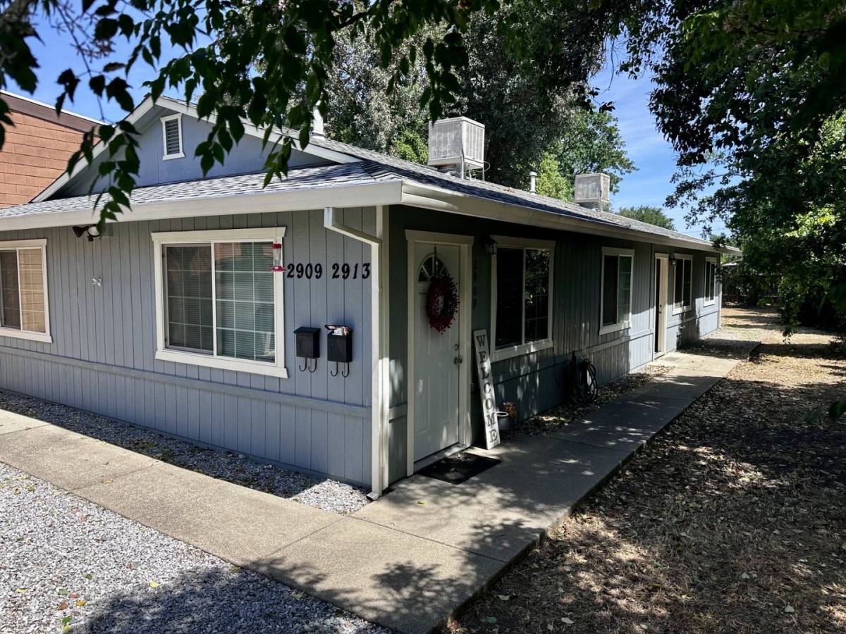 Apartment for rent at 2909 E St, Anderson, CA 96007
