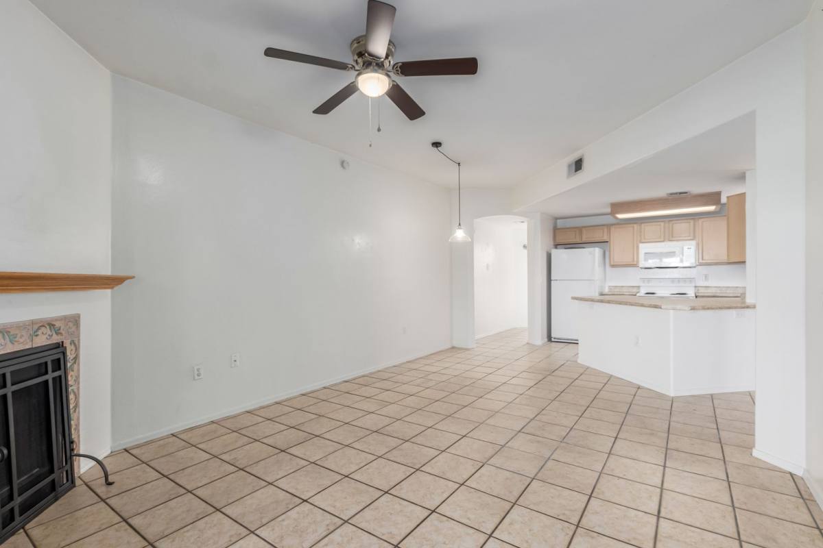 Condo for rent at 10401 N 52nd St, Paradise Valley, AZ 85253