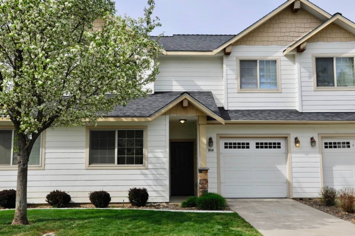 Townhouse for rent at 940 W Willow Lake Loop, Coeur D Alene, ID 83815
