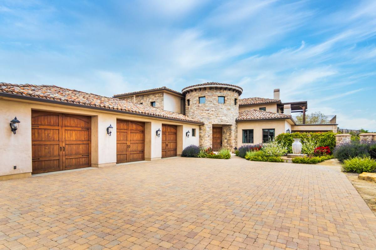 House for rent at 1620 Luse Tank Rd, Topanga, CA 90290